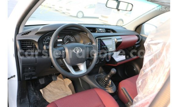 Buy Import Toyota Hilux White Car in Import - Dubai in Kailahun Buy Import Toyota Hilux White Car in Import - Dubai in Kailahun