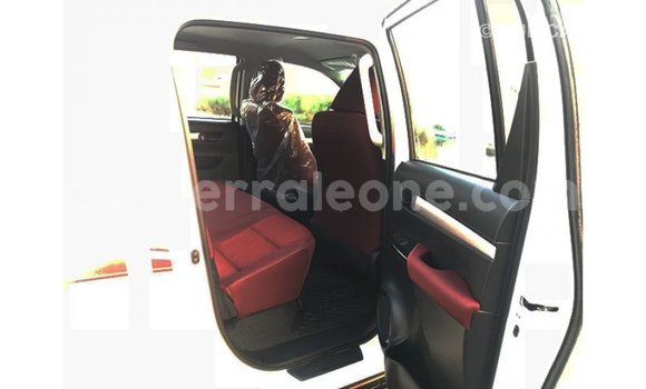 Buy Import Toyota Hilux White Car in Import - Dubai in Kailahun Buy Import Toyota Hilux White Car in Import - Dubai in Kailahun