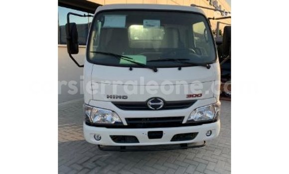 Buy Import Hino 300 Series White Truck in Import - Dubai in Kailahun
