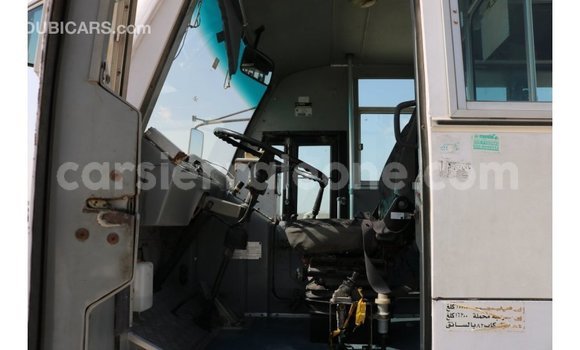 Buy Import Tata Xenon White Car in Import - Dubai in Kailahun