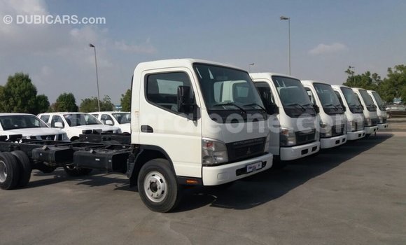 Buy Import Mitsubishi Carisma White Car in Import - Dubai in Kailahun Buy Import Mitsubishi Carisma White Car in Import - Dubai in Kailahun