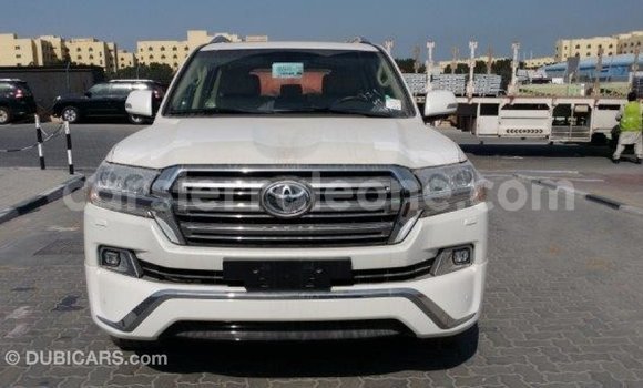 Buy Import Toyota Land Cruiser White Car in Import - Dubai in Kailahun Buy Import Toyota Land Cruiser White Car in Import - Dubai in Kailahun