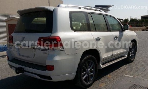 Buy Import Toyota Land Cruiser White Car in Import - Dubai in Kailahun Buy Import Toyota Land Cruiser White Car in Import - Dubai in Kailahun