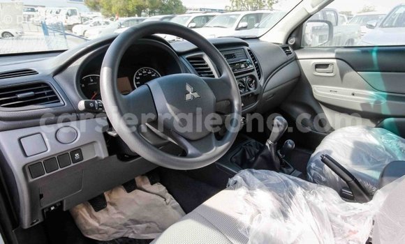 Buy Import Mitsubishi L200 White Car in Import - Dubai in Kailahun