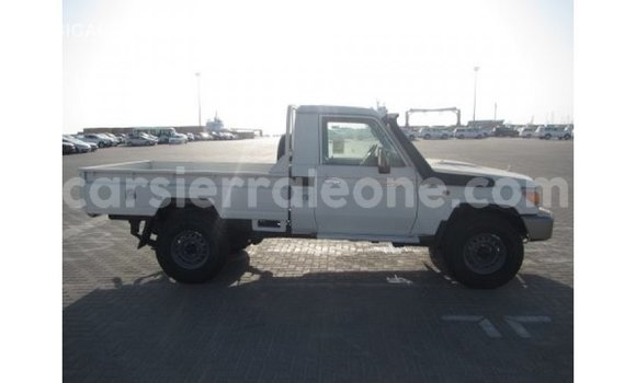 Buy Import Toyota Land Cruiser White Car in Import - Dubai in Kailahun Buy Import Toyota Land Cruiser White Car in Import - Dubai in Kailahun