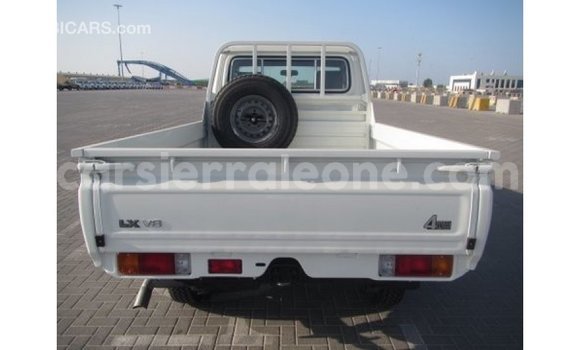 Buy Import Toyota Land Cruiser White Car in Import - Dubai in Kailahun Buy Import Toyota Land Cruiser White Car in Import - Dubai in Kailahun