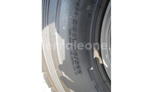 Buy Import Toyota Land Cruiser White Car in Import - Dubai in Kailahun Buy Import Toyota Land Cruiser White Car in Import - Dubai in Kailahun