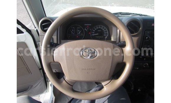 Buy Import Toyota Land Cruiser White Car in Import - Dubai in Kailahun Buy Import Toyota Land Cruiser White Car in Import - Dubai in Kailahun