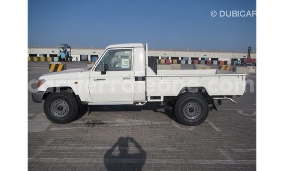 Buy Import Toyota Land Cruiser White Car in Import - Dubai in Kailahun Buy Import Toyota Land Cruiser White Car in Import - Dubai in Kailahun