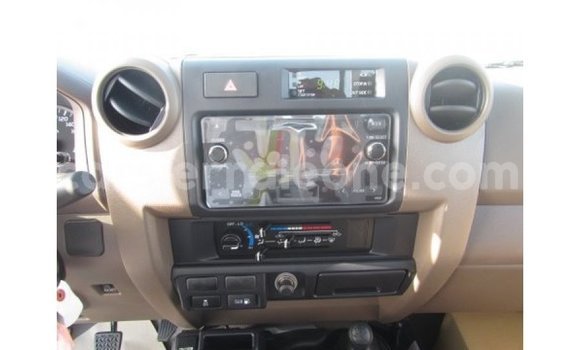 Buy Import Toyota Land Cruiser White Car in Import - Dubai in Kailahun Buy Import Toyota Land Cruiser White Car in Import - Dubai in Kailahun