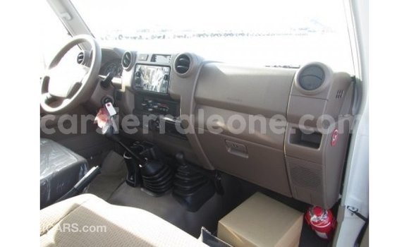Buy Import Toyota Land Cruiser White Car in Import - Dubai in Kailahun Buy Import Toyota Land Cruiser White Car in Import - Dubai in Kailahun