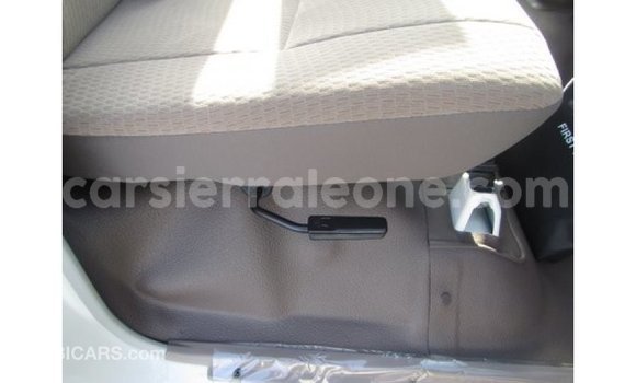 Buy Import Toyota Land Cruiser White Car in Import - Dubai in Kailahun Buy Import Toyota Land Cruiser White Car in Import - Dubai in Kailahun