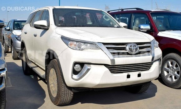Buy Import Toyota Fortuner White Car in Import - Dubai in Kailahun Buy Import Toyota Fortuner White Car in Import - Dubai in Kailahun