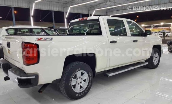Buy Import Chevrolet Silverado White Car in Import - Dubai in Kailahun Buy Import Chevrolet Silverado White Car in Import - Dubai in Kailahun