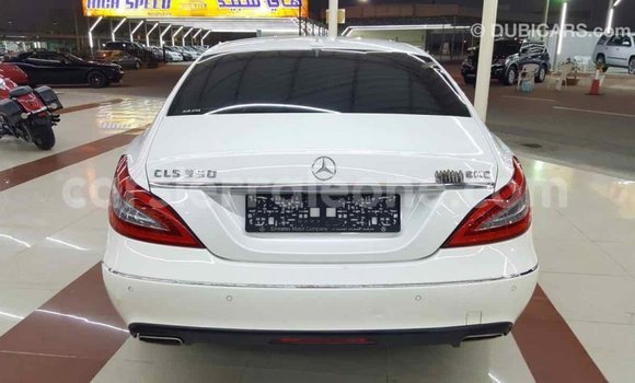 Buy Import Mercedes‒Benz 190 (W201) White Car in Import - Dubai in Kailahun Buy Import Mercedes‒Benz 190 (W201) White Car in Import - Dubai in Kailahun