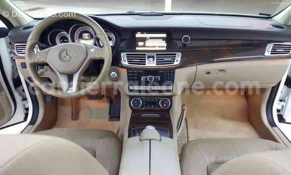Buy Import Mercedes‒Benz 190 (W201) White Car in Import - Dubai in Kailahun Buy Import Mercedes‒Benz 190 (W201) White Car in Import - Dubai in Kailahun