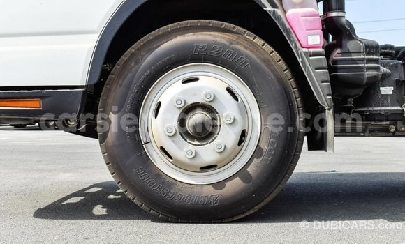 Buy Import Mitsubishi Carisma White Car in Import - Dubai in Kailahun Buy Import Mitsubishi Carisma White Car in Import - Dubai in Kailahun