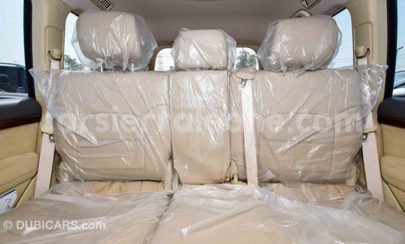 Acheter Import Voiture Toyota Land Cruiser Blanc à Import - Dubai, Kailahun Acheter Import Voiture Toyota Land Cruiser Blanc à Import - Dubai, Kailahun