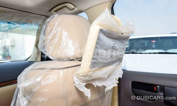 Acheter Import Voiture Toyota Land Cruiser Blanc à Import - Dubai, Kailahun Acheter Import Voiture Toyota Land Cruiser Blanc à Import - Dubai, Kailahun