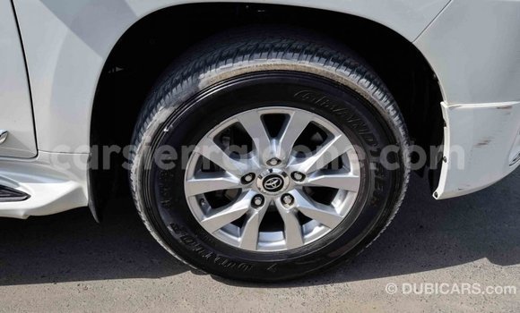 Acheter Import Voiture Toyota Land Cruiser Blanc à Import - Dubai, Kailahun Acheter Import Voiture Toyota Land Cruiser Blanc à Import - Dubai, Kailahun