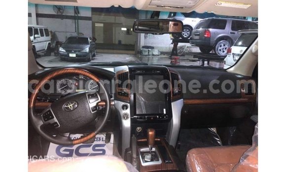 Acheter Import Voiture Toyota Land Cruiser Noir à Import - Dubai, Kailahun Acheter Import Voiture Toyota Land Cruiser Noir à Import - Dubai, Kailahun
