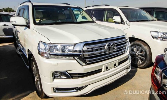 Buy Import Toyota Land Cruiser White Car in Import - Dubai in Kailahun Buy Import Toyota Land Cruiser White Car in Import - Dubai in Kailahun