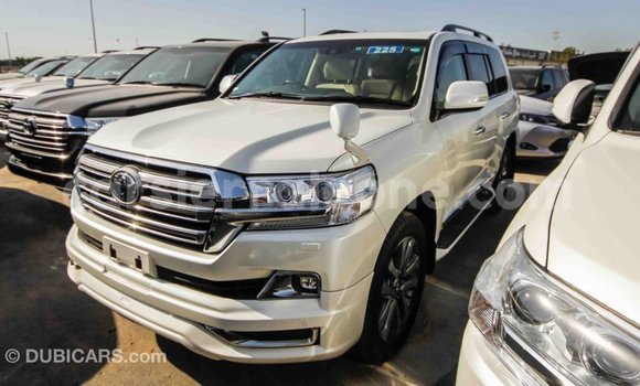 Buy Import Toyota Land Cruiser White Car in Import - Dubai in Kailahun Buy Import Toyota Land Cruiser White Car in Import - Dubai in Kailahun