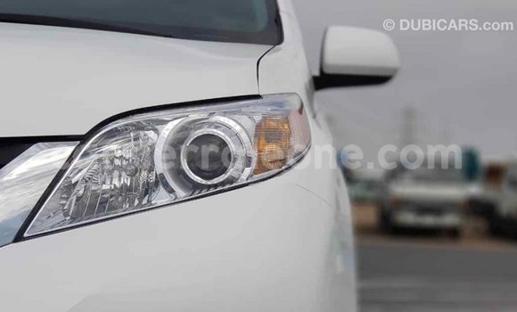 Buy Import Toyota Sienna White Car in Import - Dubai in Kailahun Buy Import Toyota Sienna White Car in Import - Dubai in Kailahun