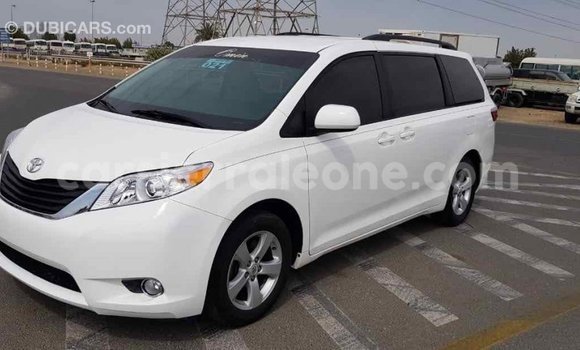 Buy Import Toyota Sienna White Car in Import - Dubai in Kailahun Buy Import Toyota Sienna White Car in Import - Dubai in Kailahun