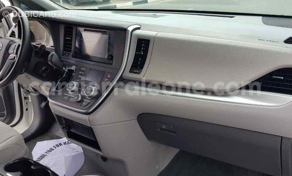 Buy Import Toyota Sienna White Car in Import - Dubai in Kailahun Buy Import Toyota Sienna White Car in Import - Dubai in Kailahun
