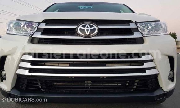 Buy Import Toyota Highlander White Car in Import - Dubai in Kailahun Buy Import Toyota Highlander White Car in Import - Dubai in Kailahun