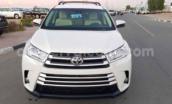Buy Import Toyota Highlander White Car in Import - Dubai in Kailahun Buy Import Toyota Highlander White Car in Import - Dubai in Kailahun