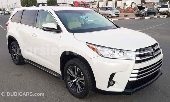 Buy Import Toyota Highlander White Car in Import - Dubai in Kailahun Buy Import Toyota Highlander White Car in Import - Dubai in Kailahun
