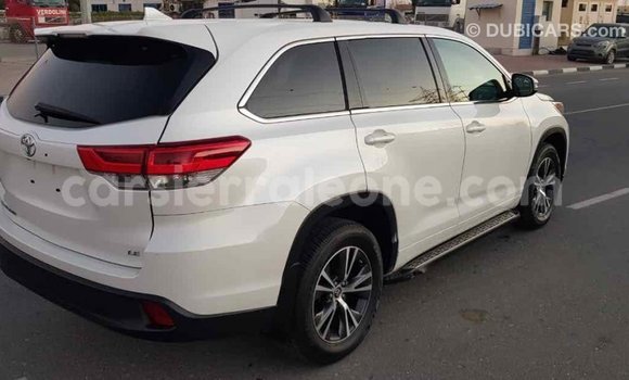 Buy Import Toyota Highlander White Car in Import - Dubai in Kailahun Buy Import Toyota Highlander White Car in Import - Dubai in Kailahun