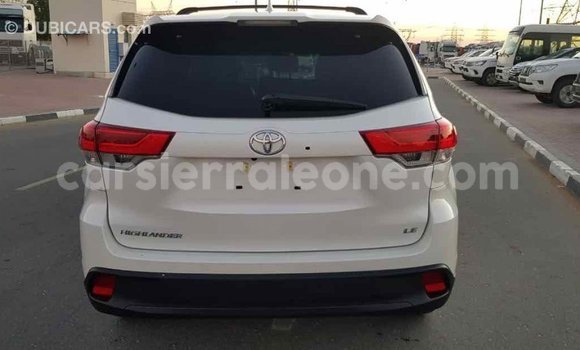 Buy Import Toyota Highlander White Car in Import - Dubai in Kailahun Buy Import Toyota Highlander White Car in Import - Dubai in Kailahun