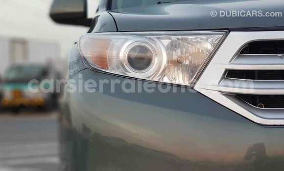 Buy Import Toyota Highlander Green Car in Import - Dubai in Kailahun Buy Import Toyota Highlander Green Car in Import - Dubai in Kailahun
