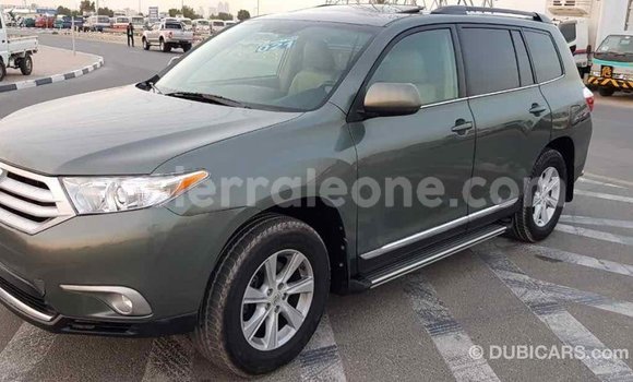 Buy Import Toyota Highlander Green Car in Import - Dubai in Kailahun Buy Import Toyota Highlander Green Car in Import - Dubai in Kailahun