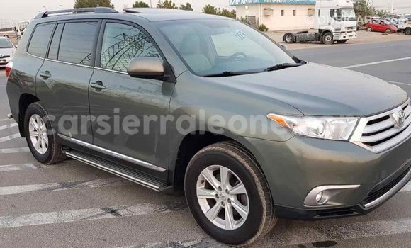 Buy Import Toyota Highlander Green Car in Import - Dubai in Kailahun Buy Import Toyota Highlander Green Car in Import - Dubai in Kailahun