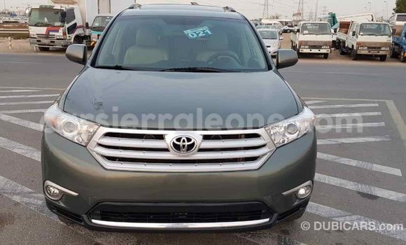 Buy Import Toyota Highlander Green Car in Import - Dubai in Kailahun Buy Import Toyota Highlander Green Car in Import - Dubai in Kailahun