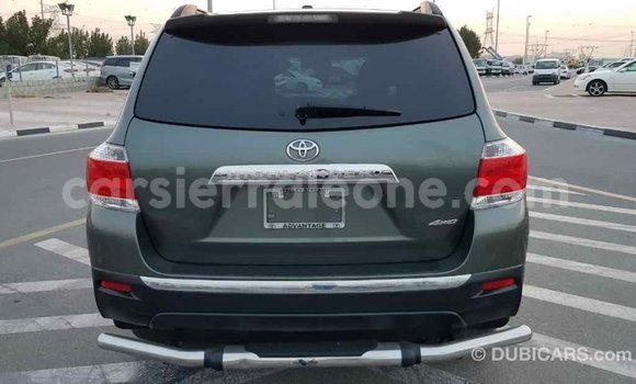 Buy Import Toyota Highlander Green Car in Import - Dubai in Kailahun Buy Import Toyota Highlander Green Car in Import - Dubai in Kailahun