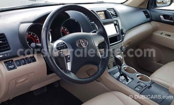 Buy Import Toyota Highlander Green Car in Import - Dubai in Kailahun Buy Import Toyota Highlander Green Car in Import - Dubai in Kailahun