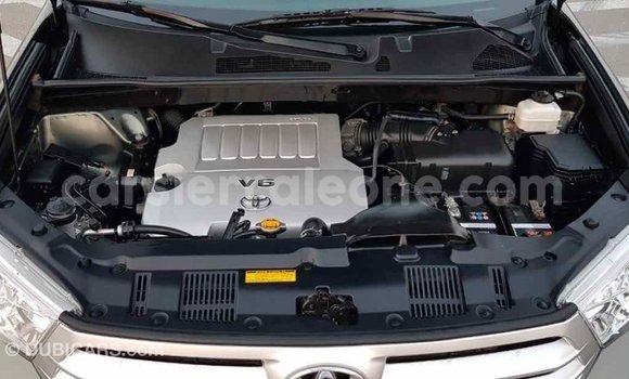 Buy Import Toyota Highlander Green Car in Import - Dubai in Kailahun Buy Import Toyota Highlander Green Car in Import - Dubai in Kailahun