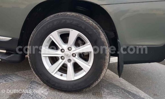 Buy Import Toyota Highlander Green Car in Import - Dubai in Kailahun Buy Import Toyota Highlander Green Car in Import - Dubai in Kailahun