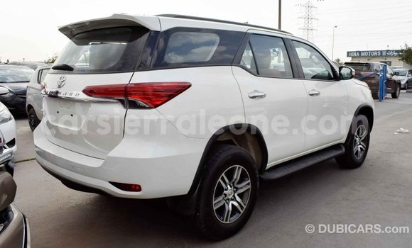 Buy Import Toyota Fortuner White Car in Import - Dubai in Kailahun Buy Import Toyota Fortuner White Car in Import - Dubai in Kailahun
