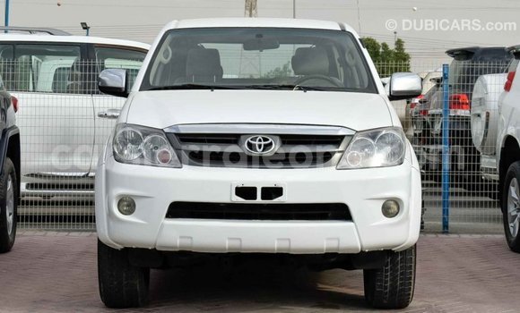 Acheter Import Voiture Toyota Fortuner Blanc à Import - Dubai, Kailahun Acheter Import Voiture Toyota Fortuner Blanc à Import - Dubai, Kailahun