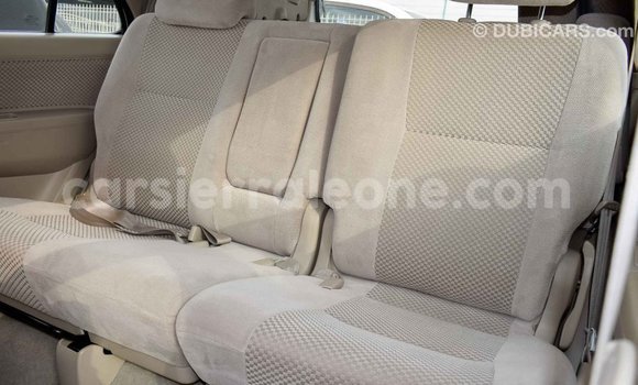 Acheter Import Voiture Toyota Fortuner Blanc à Import - Dubai, Kailahun Acheter Import Voiture Toyota Fortuner Blanc à Import - Dubai, Kailahun