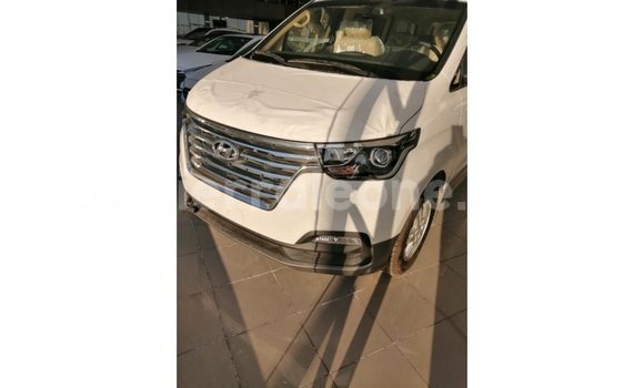 Buy Import Hyundai Accent White Car in Import - Dubai in Kailahun Buy Import Hyundai Accent White Car in Import - Dubai in Kailahun