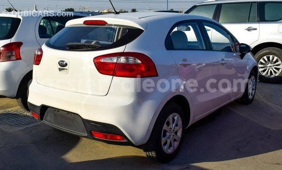 Acheter Import Voiture Kia Rio Blanc à Import - Dubai, Kailahun Acheter Import Voiture Kia Rio Blanc à Import - Dubai, Kailahun