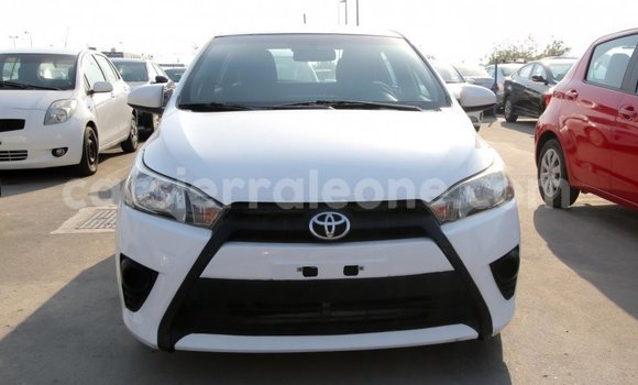 Acheter Import Voiture Toyota Yaris Blanc à Import - Dubai, Kailahun Acheter Import Voiture Toyota Yaris Blanc à Import - Dubai, Kailahun