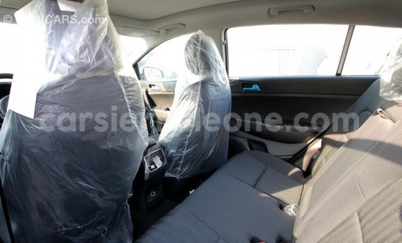 Acheter Import Voiture Kia Sportage Blanc à Import - Dubai, Kailahun Acheter Import Voiture Kia Sportage Blanc à Import - Dubai, Kailahun